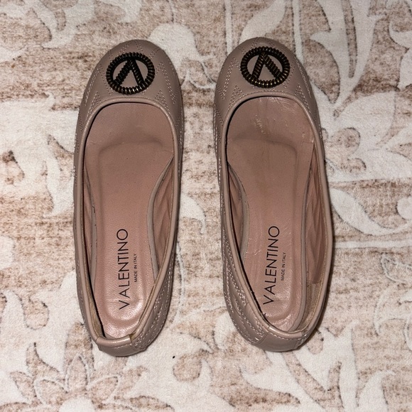 Valentino Garavani, Nude Beige, Leather, Size: 7, some signs of wear